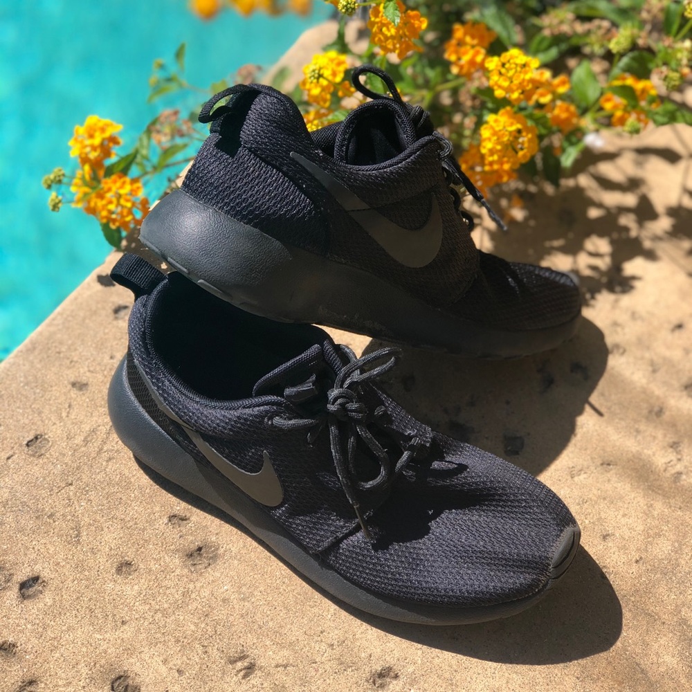 All Black Nike Roshe Running Shoes
